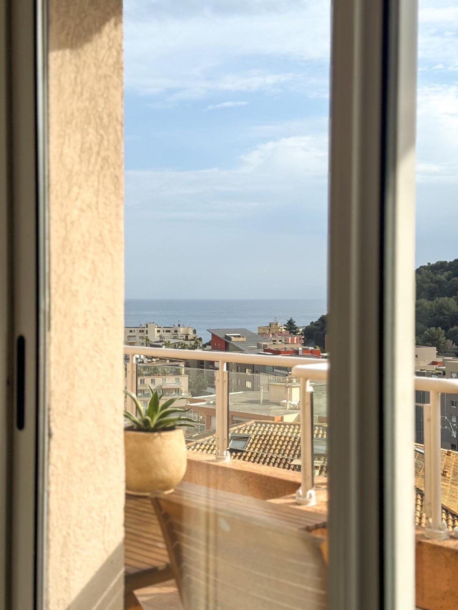 Coquet appartement avec terrasse sur la mer Roquebrune-Cap-Martin Extérieur photo